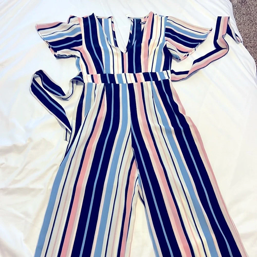 Spring/Summer Romper - Picture 1 of 4
